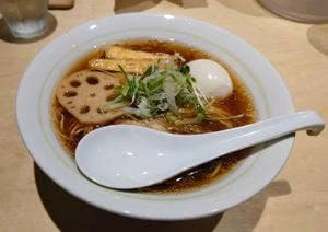 小さな野はらの木の下で
