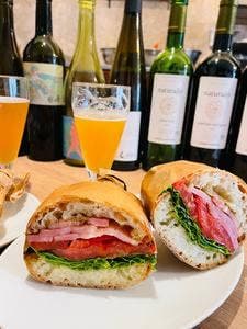 サンドイッチとワイン 憂鬱な木曜日
