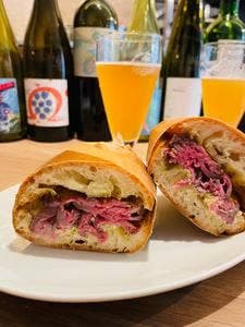 サンドイッチとワイン 憂鬱な木曜日