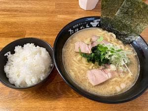 牛テールスープラーメン たけめん