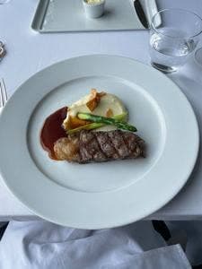 NEW YORK GRILL & BAR