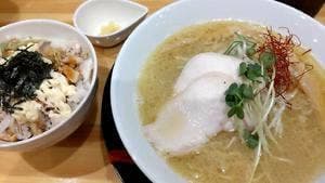 鶏白湯ラーメン ぱいず オリオン通り店