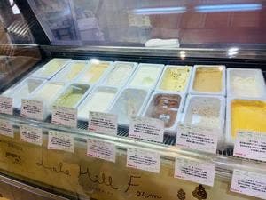 レイク ヒル・ファーム 道の駅あぷた店