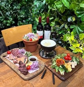 夜景×チーズ肉バル GARDEN