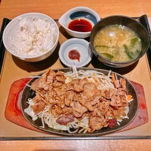 やよい軒 新宿御苑店