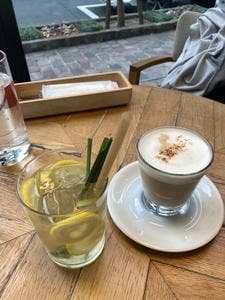 METoA cafe & kitchen