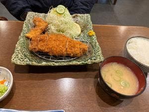 とんかつ あじでん