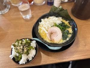横浜家系ラーメン 志木商店