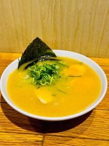 濃厚鶏塩白湯ラーメン ほったて小屋