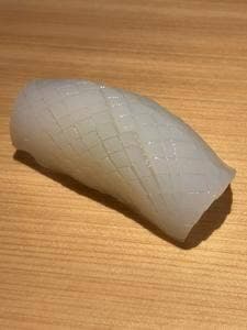 鮨 草平