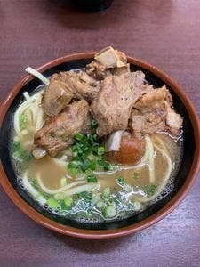 沖縄そば うちなーすばヤージ小