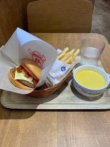 モスバーガー 中野富士見町店