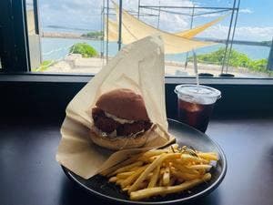 DOUG'S BURGER 池間島店