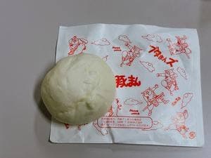 ブタまんズ