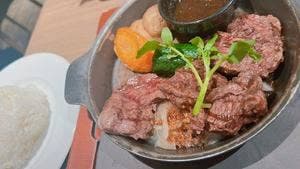 SARAS CAFE & BRASSERIE