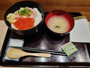 海鮮丼の店 やまけい ル・シーニュ