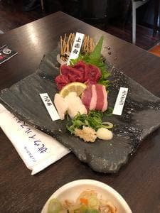 熊本馬刺と鶏料理 遊食家アズバード