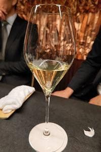 ワインと日本酒のお店 〆のい