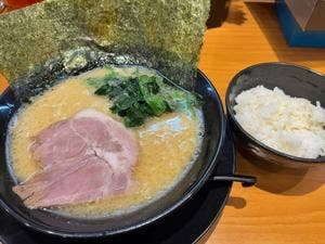 家系ラーメン 頂㐂家 阪急伊丹店