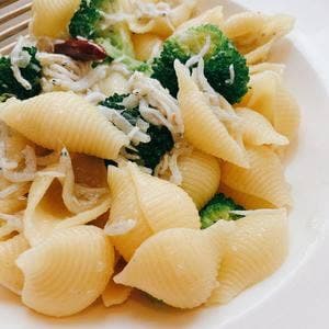 grigio la tavola
