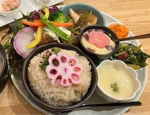 家庭料理と野菜マルシェ 畑の子
