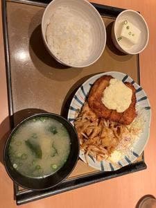 やよい軒 栄四丁目店