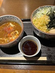 なぜ蕎麦にラー油を入れるのか。大塚店