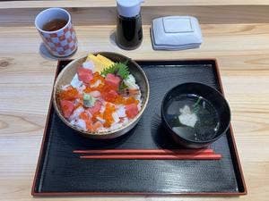 小松水産の海鮮丼 サンピアザ