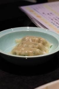 餃子 バー SUU