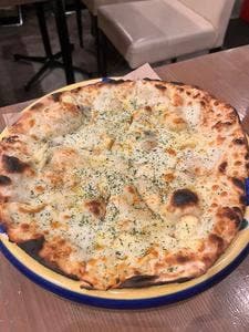 肉と石窯ピザのイタリアン ピザコゾウ 横浜関内