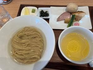 ラーメン歩く花