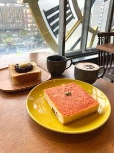 パン屋むつか堂 アミュ博多店