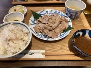 あんちすてーき とろろ麦めし 豚楽亭 豊中市役所前店