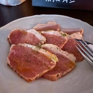 Tiny good wine station