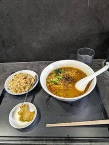 東京菜館