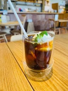 蒸留カフェ&ショップ