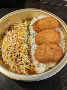 カレーしか勝たん 日明店