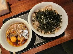 なぜ蕎麦にラー油を入れるのか。 西武新宿店