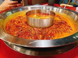 石灰石焼鶏公 丸鳥鍋