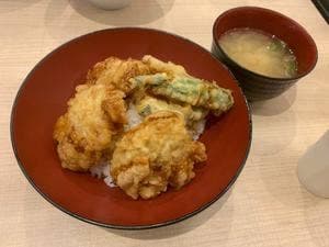 からあげ、定食、丼 がブリチキン。則武新町店