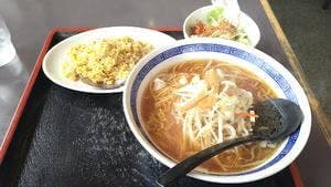中華レストラン まんぷく亭