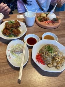 ぎょうざの一休 神戸モザイク店