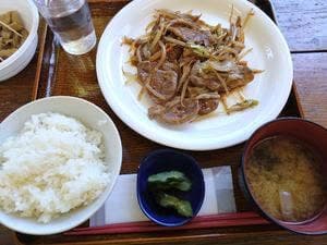 べこや