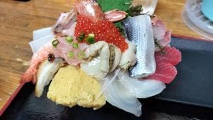 魚屋直営食堂 魚まる