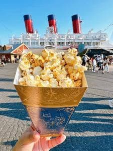 ポップコーンワゴン リバティ・ランディング・ダイナー前