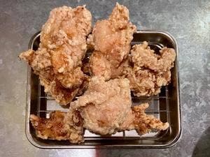 大分からあげと鉄板焼 勝男 池田応援団