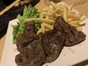 個室で味わう国産牛タンと朝どれ鮮魚 にくと魚 川崎駅前店