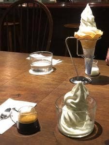 ライブラリーカフェ 七竈珈琲館 登別万世閣