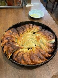 博多 鉄なべ餃子 なかよし