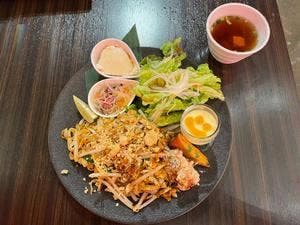 Thai Food Lounge DEE 心斎橋本店